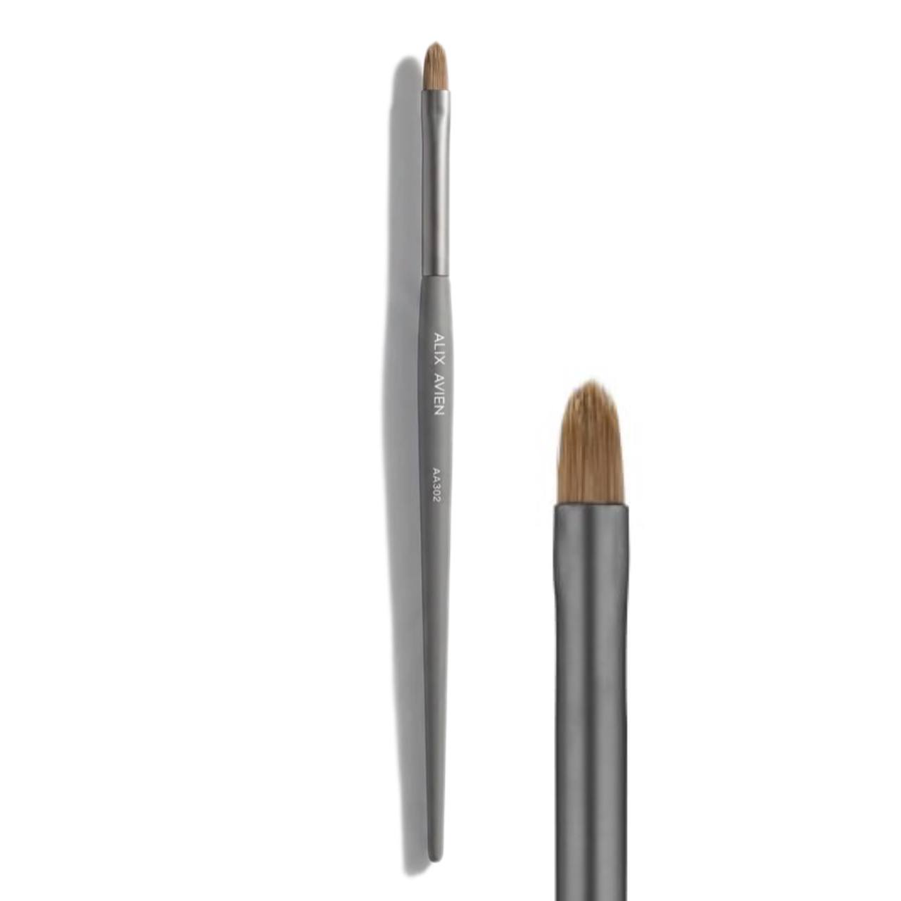 LIP SHAPER BRUSH